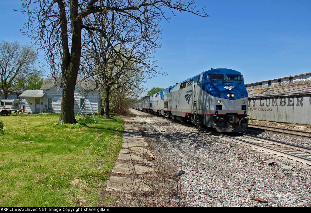 AMTK 17 Heads EB with the southwest chief #4.